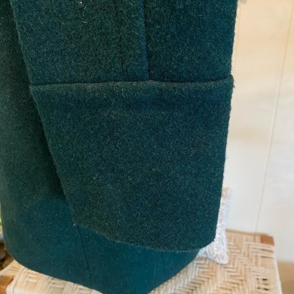 J. Crew Cocoon Coat 2 Wool
Blend Zip Up Pine Green Size 0P runs like a 6 - Picture 6 of 12